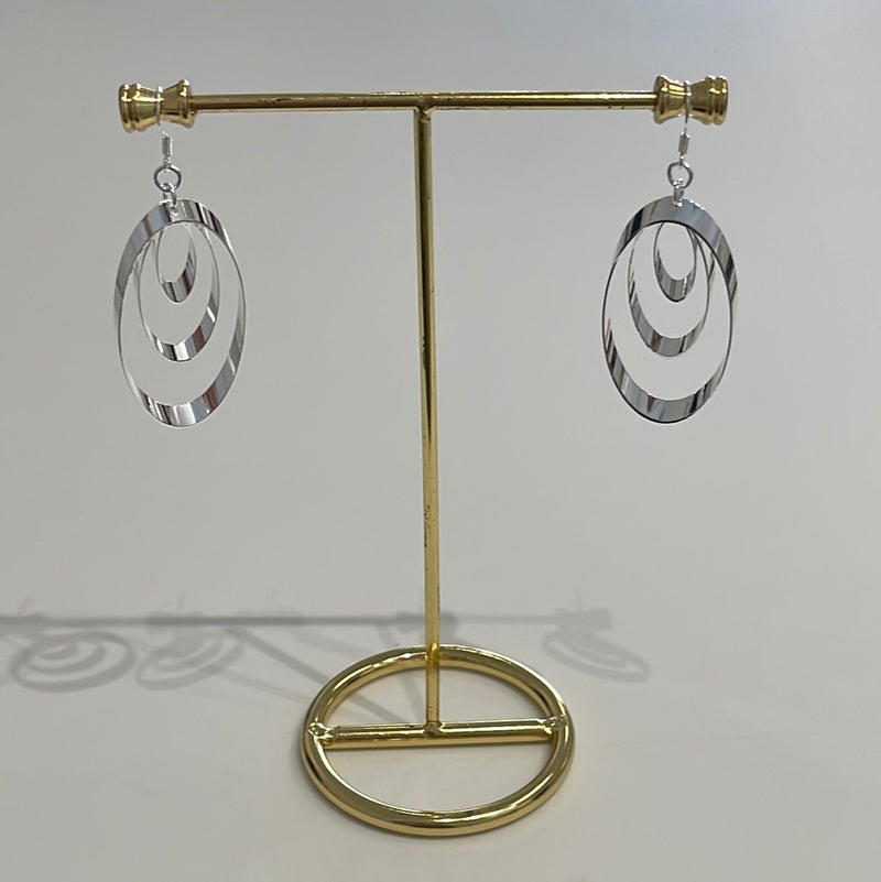 Oval silver dangly earrings